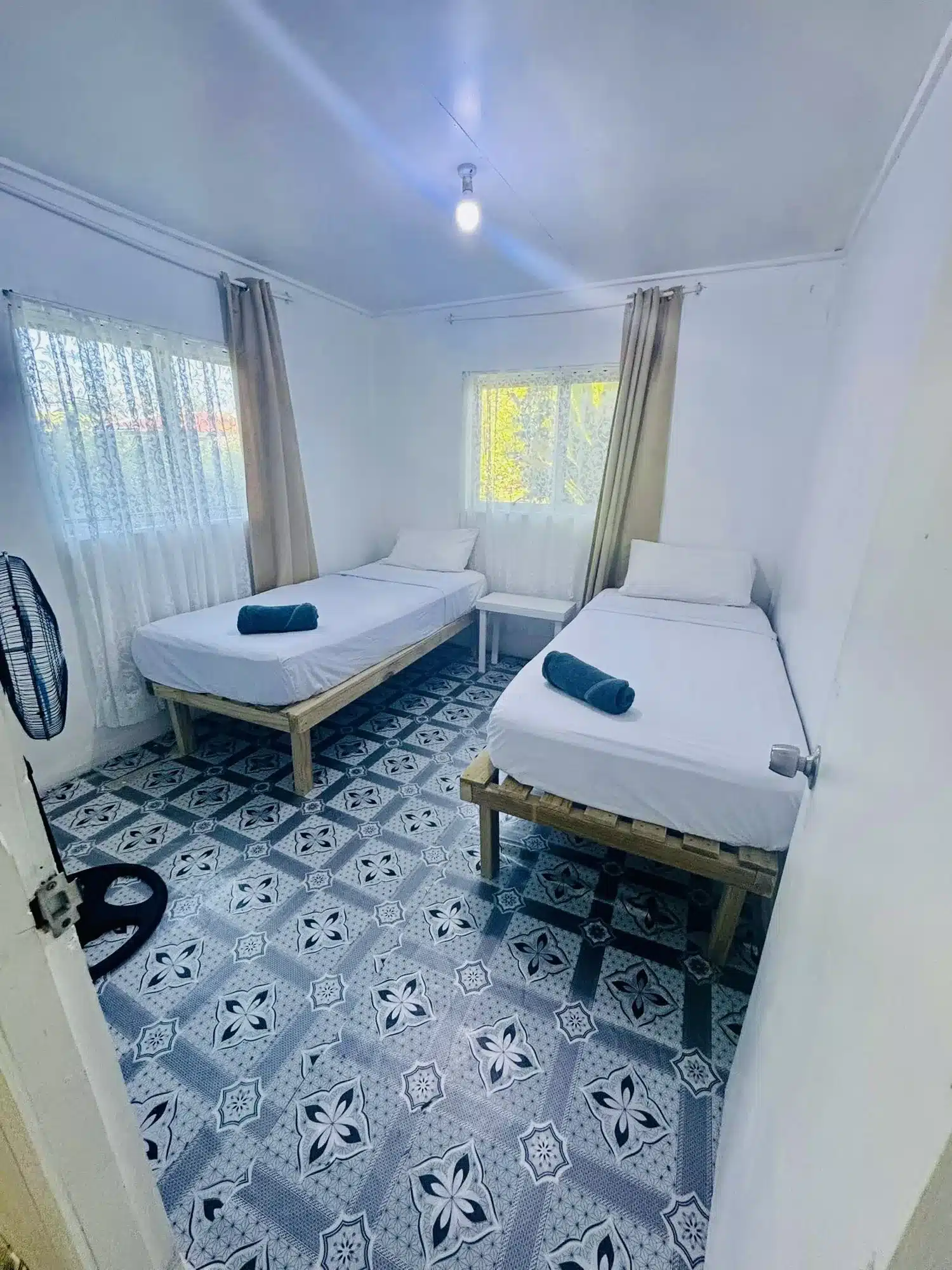 Airport Cottage Twin Bedroom