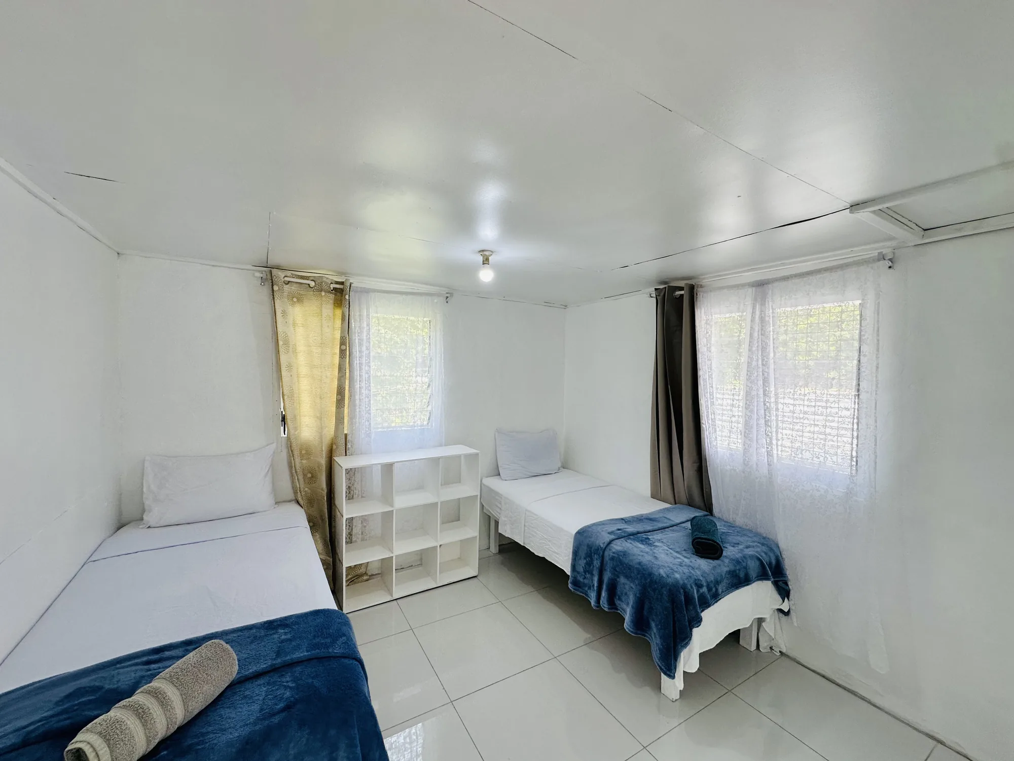 Coral Cottage Twin Bedroom