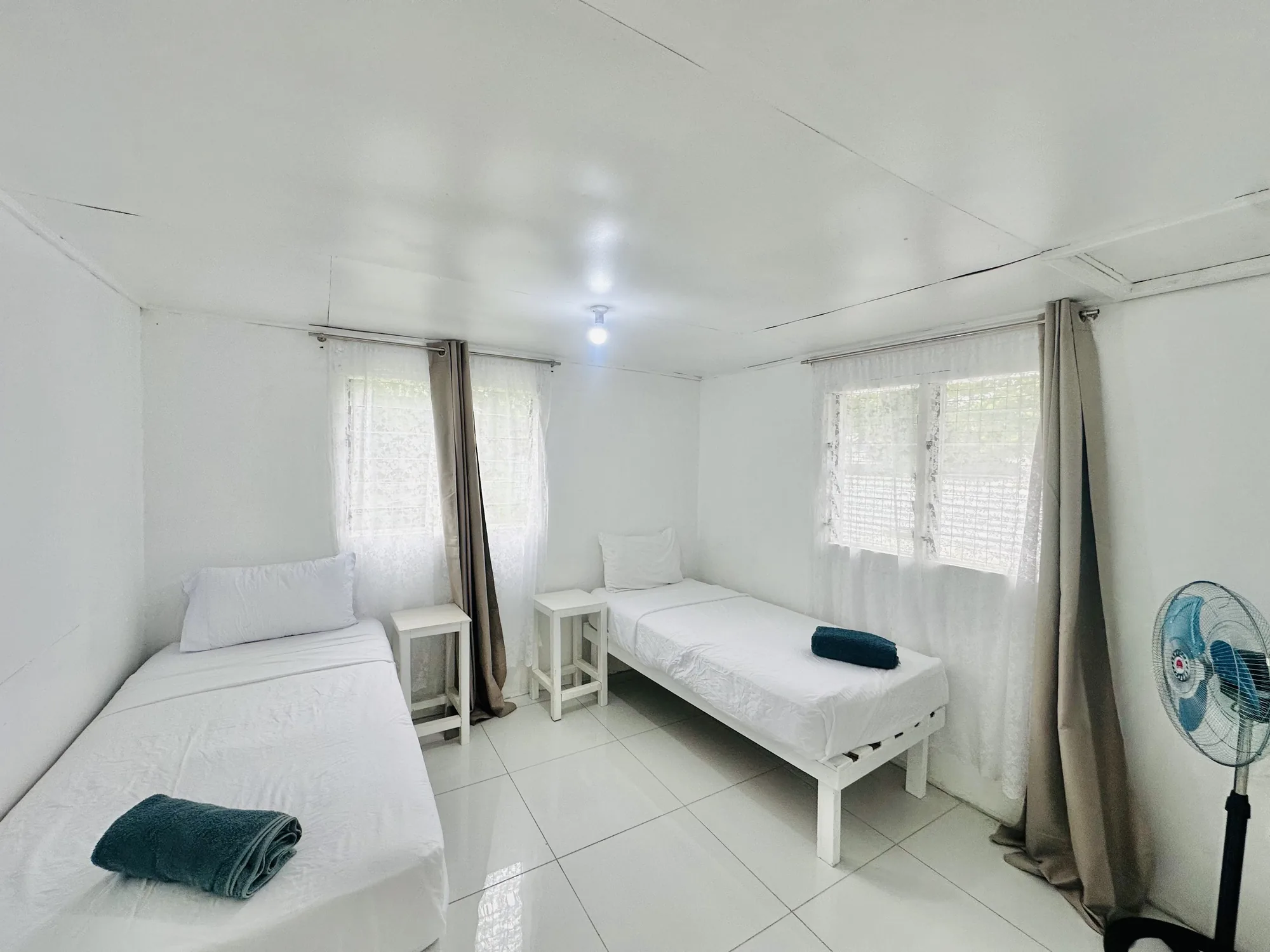 Coral Cottage Twin Bedroom