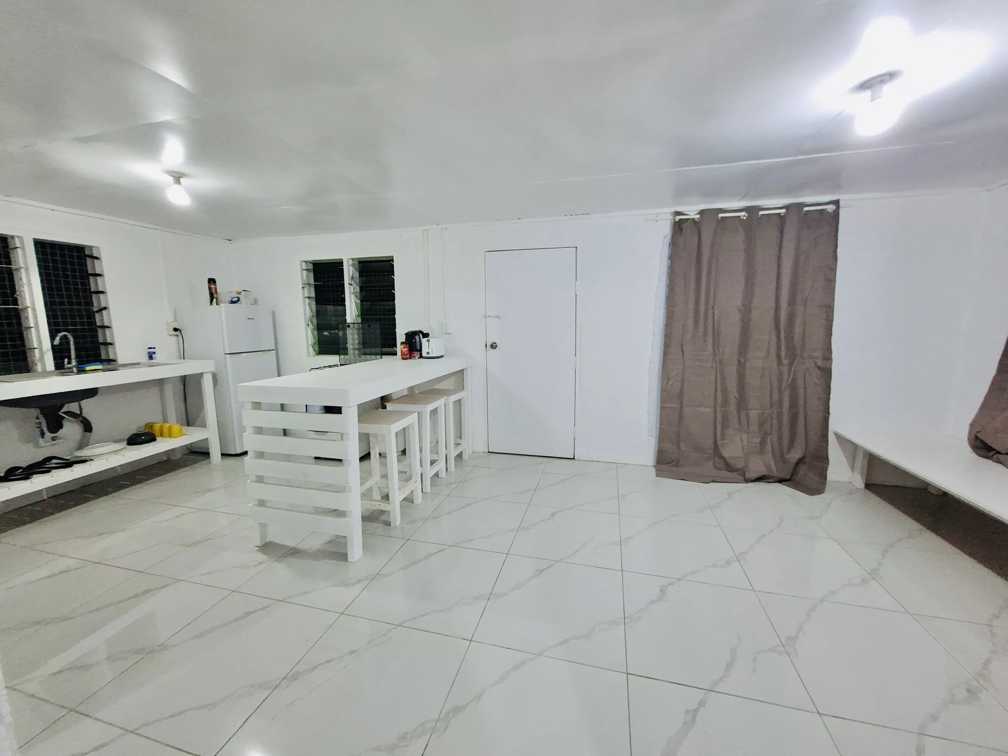 Kava Cottage Kitchen Living