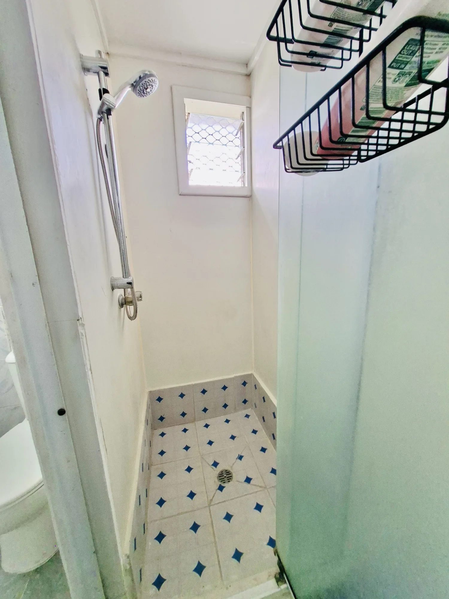 Nukualofa Cottage Bathroom