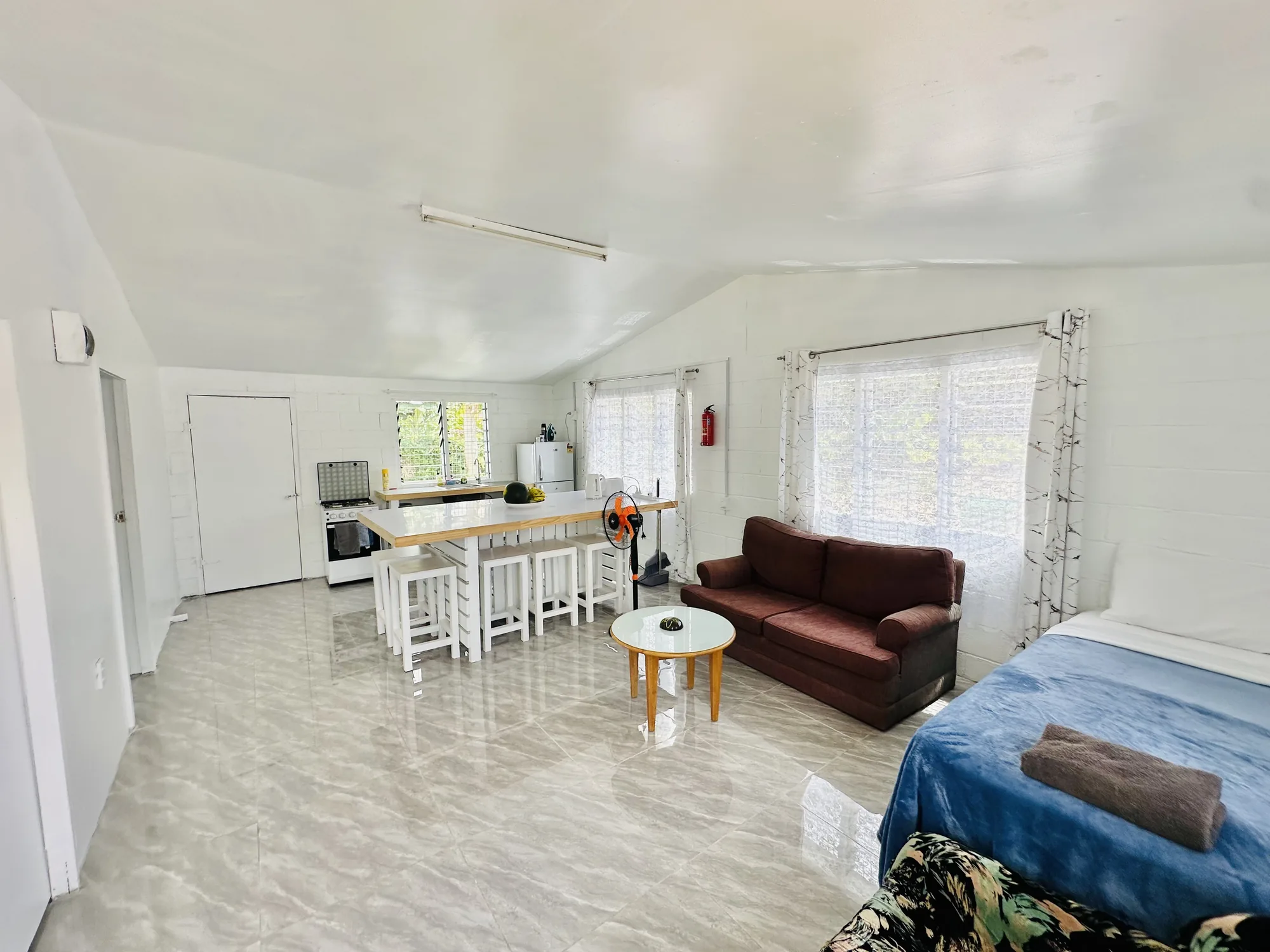 Pearl Cottage Kitchen Living