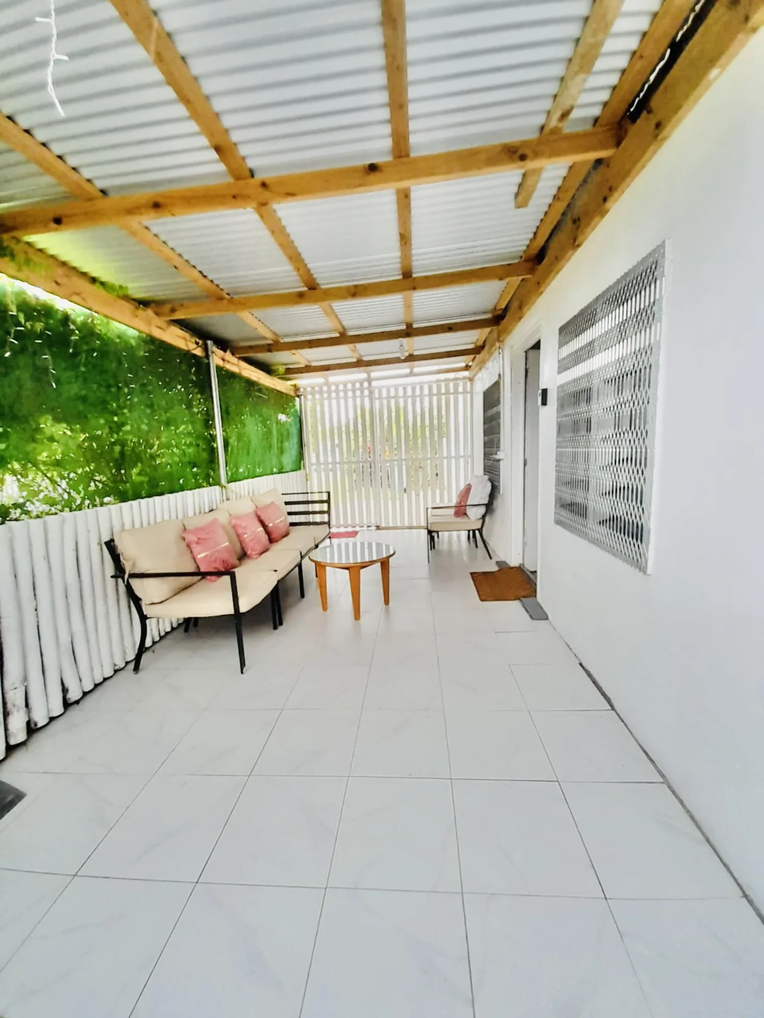 Tonga Cottage Veranda