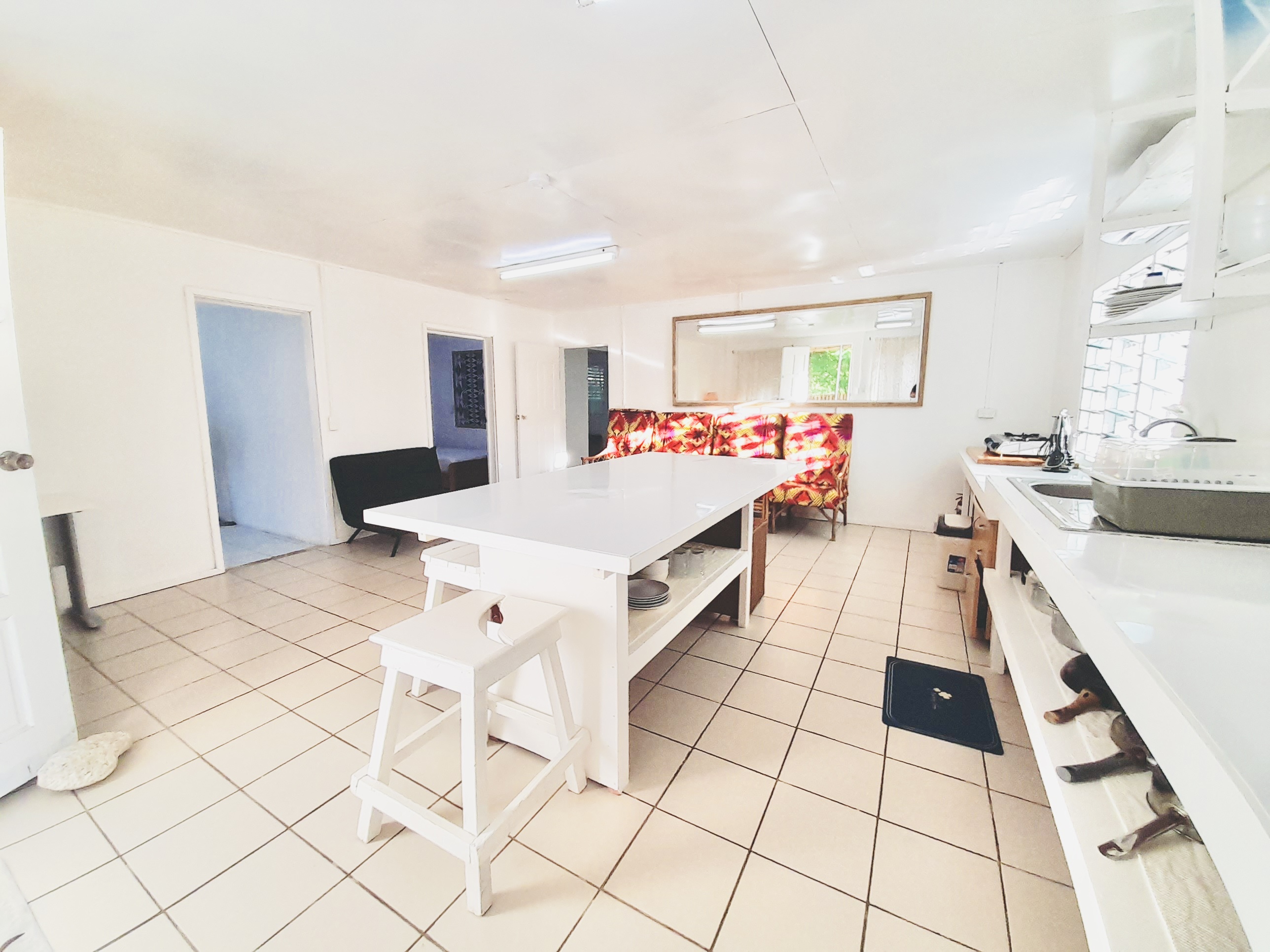Tonga Cottage Kitchen Dining